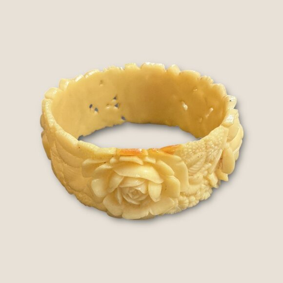 Vintage Estate Carved Floral Celluloid Bangle Bracelet - Picture 5 of 5